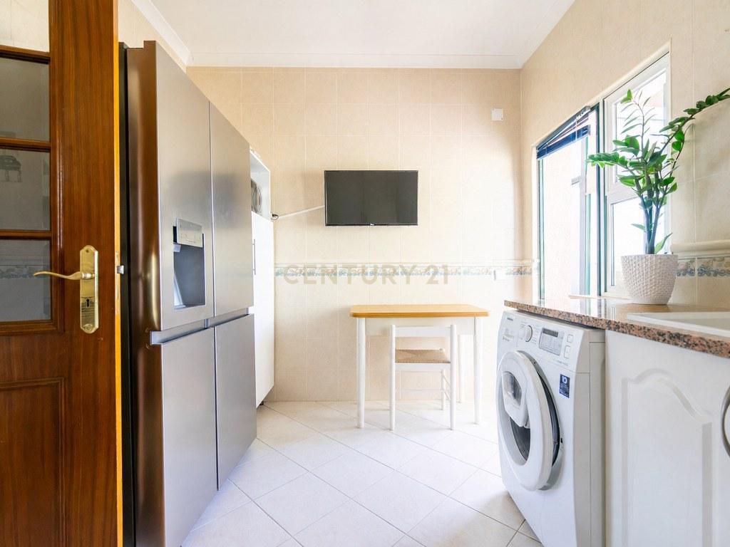 Apartamento T2 em União das freguesias de Faro (Sé e São Pedro) — imagem 08