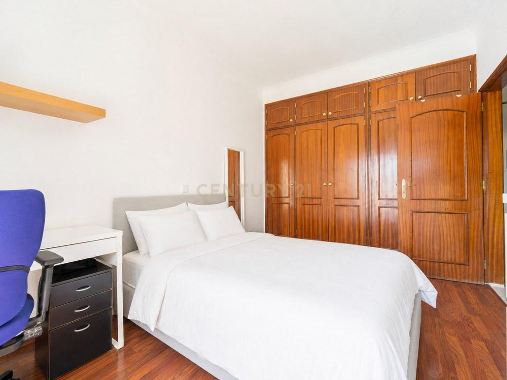 Apartamento T2 em União das freguesias de Faro (Sé e São Pedro) — imagem 11