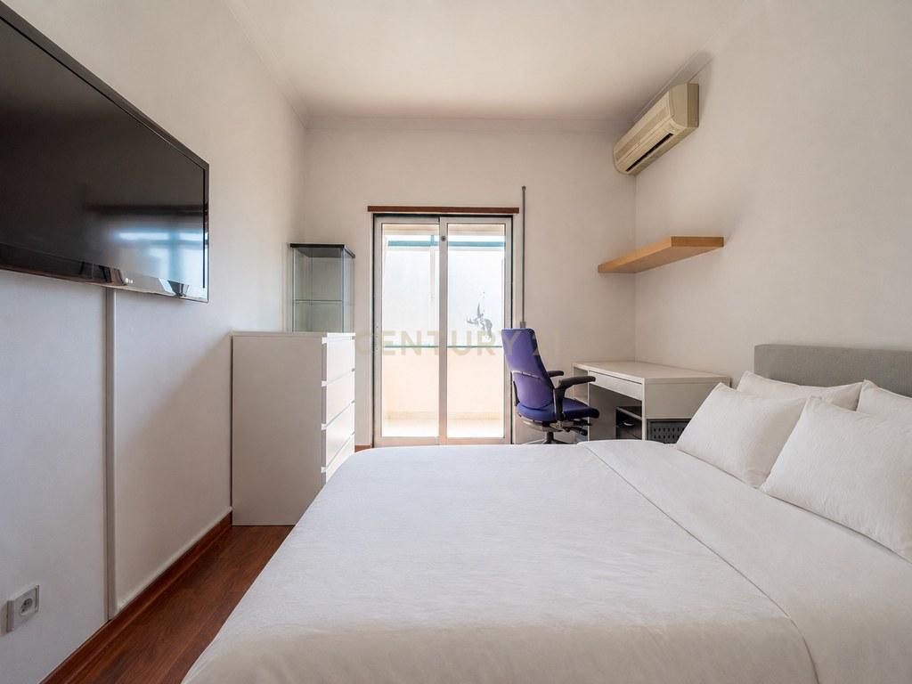 Apartamento T2 em União das freguesias de Faro (Sé e São Pedro) — imagem 12