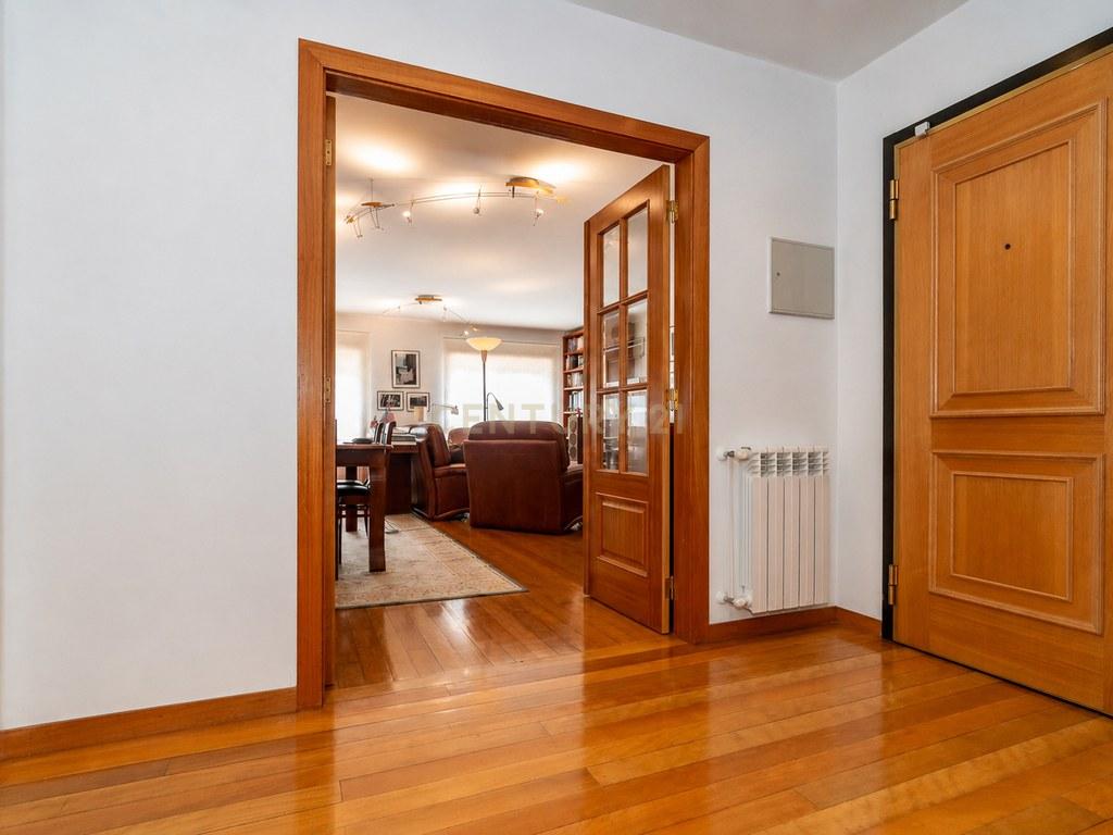 Apartamento T3 em Santo António dos Olivais — imagem 03