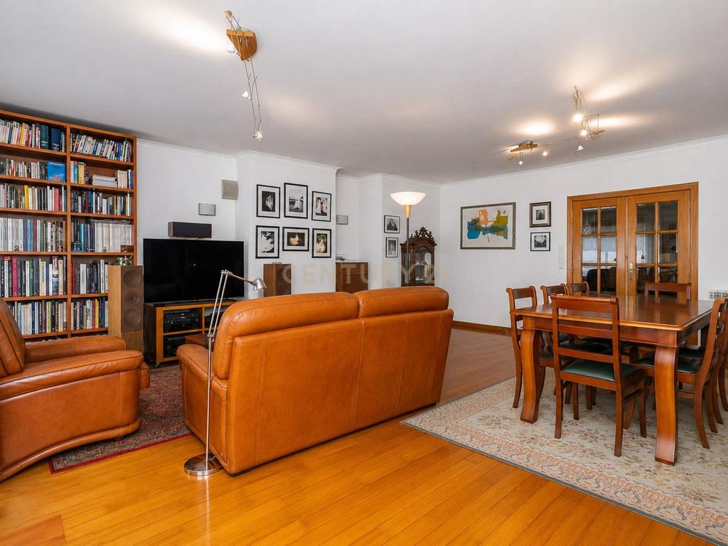 Apartamento T3 em Santo António dos Olivais — imagem 07