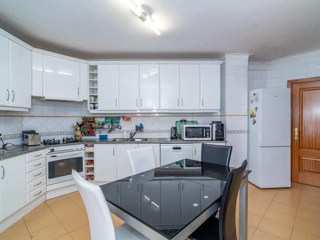 Apartamento T3 em Santo António dos Olivais — imagem 10