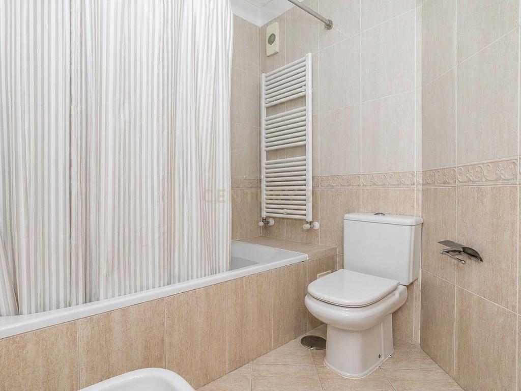 Apartamento T3 em Santo António dos Olivais — imagem 13