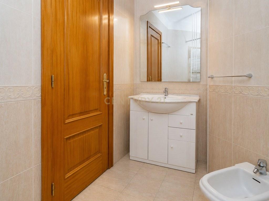 Apartamento T3 em Santo António dos Olivais — imagem 14