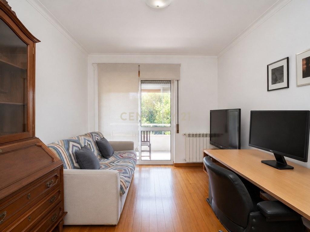 Apartamento T3 em Santo António dos Olivais — imagem 17