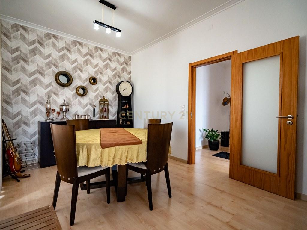 Apartamento T3 em União das freguesias de Coimbra (Sé Nova, Santa Cruz, Almedina e São Bartolomeu) — imagem 03