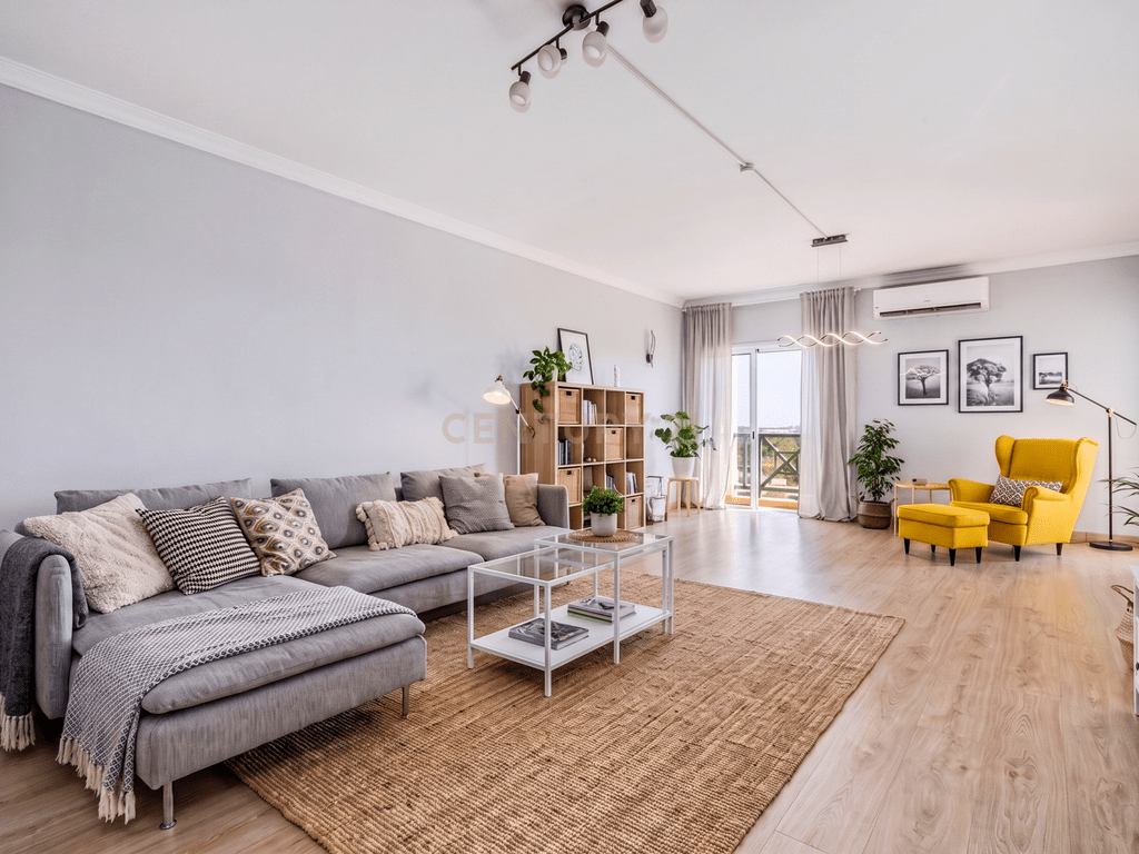 Apartamento T4+ em União das freguesias de Conceição e Estoi — imagem 01