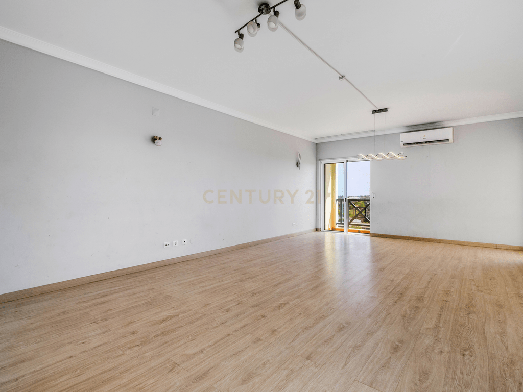 Apartamento T4+ em União das freguesias de Conceição e Estoi — imagem 02