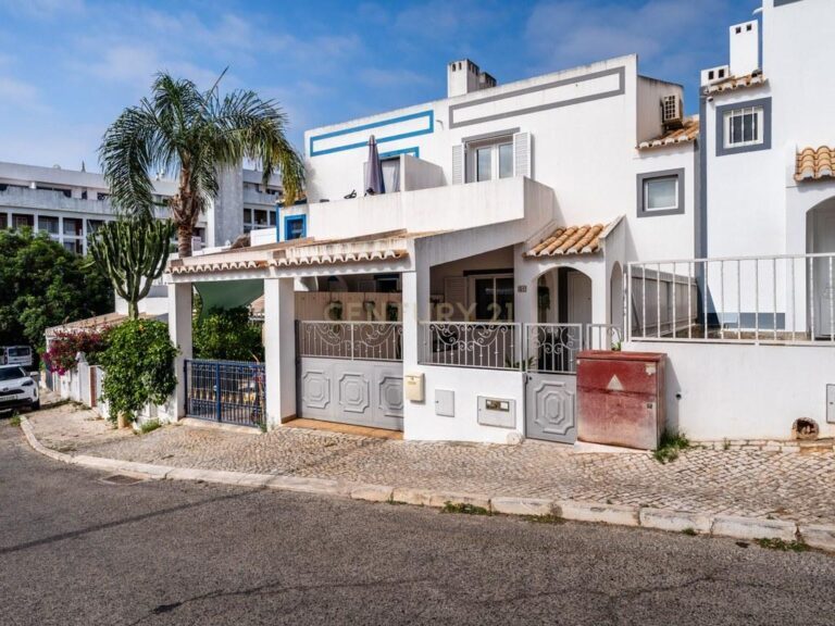 Moradia T2 em Albufeira e Olhos de Água — imagem 01