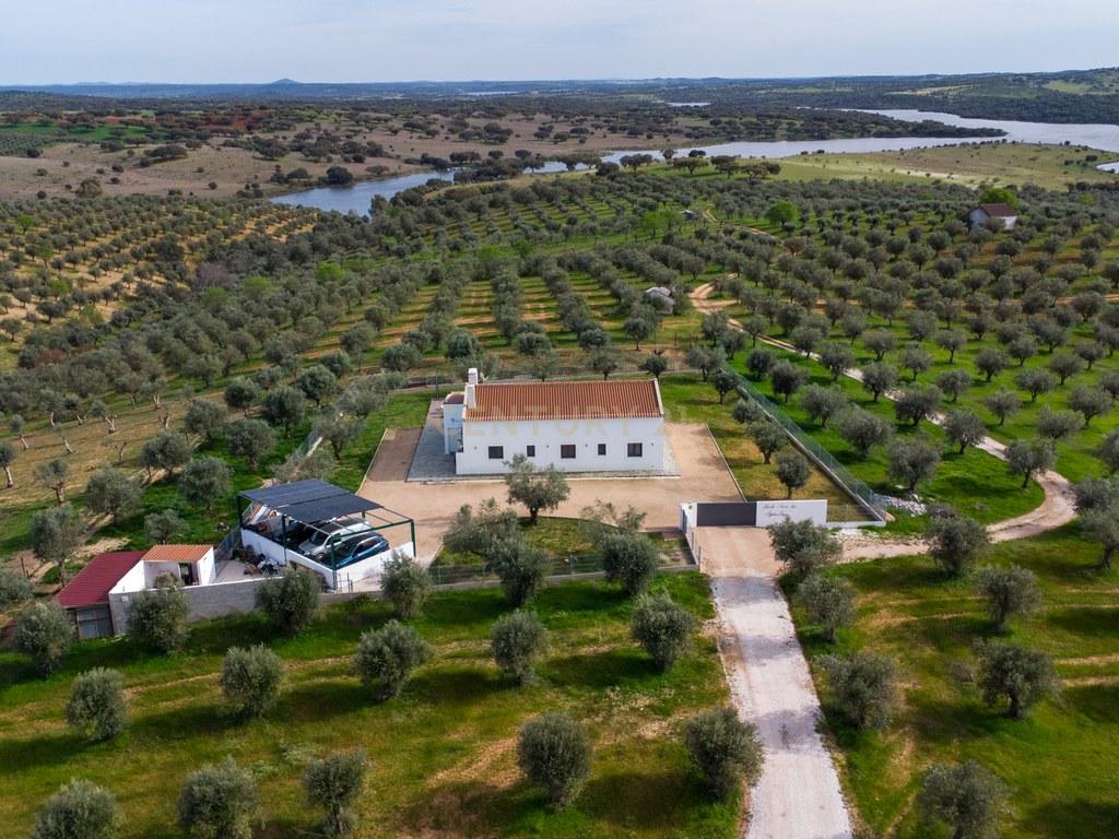 Moradia T3 em União das freguesias de Alandroal (Nossa Senhora da Conceição), São Brás dos Matos (Mina do Bugalho) e Juromenha (Nossa Senhora do Loreto) — imagem 15