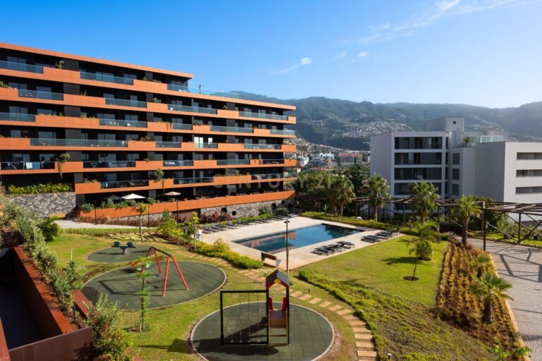 Apartamento T2 Funchal - Escolha certa entre viver ou investir! — C0447-00247 — imagem 01